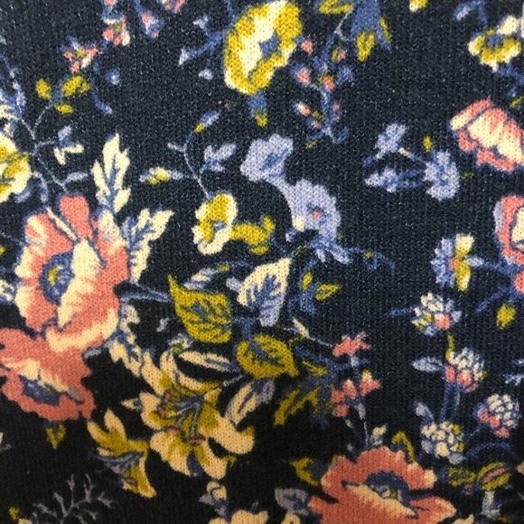 Lularoe Sarah Sweater, size Large. - Picture 4 of 5